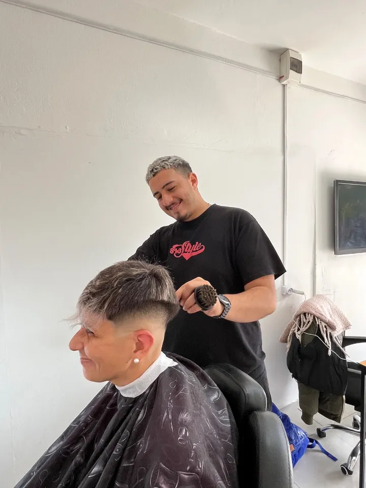 F.F_hairstudiouy